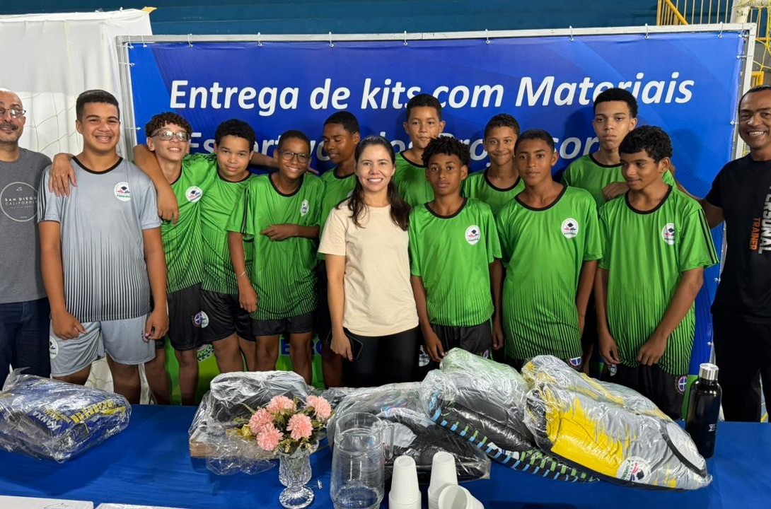 Prefeitura reforça Educação Física com entrega de materiais e uniformes a escolas do município